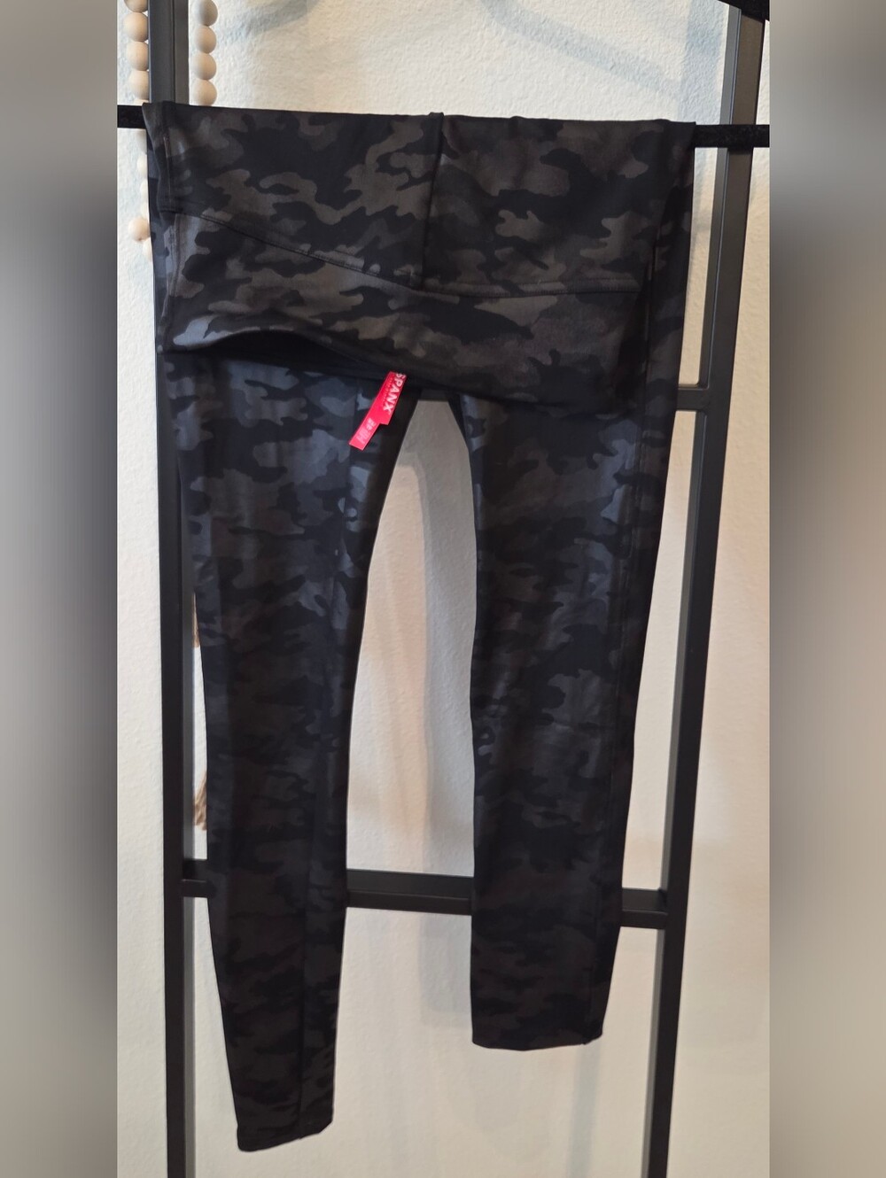 SPANX Faux Leather Look Camo Leggings XS Black Gray High Rise Stretch